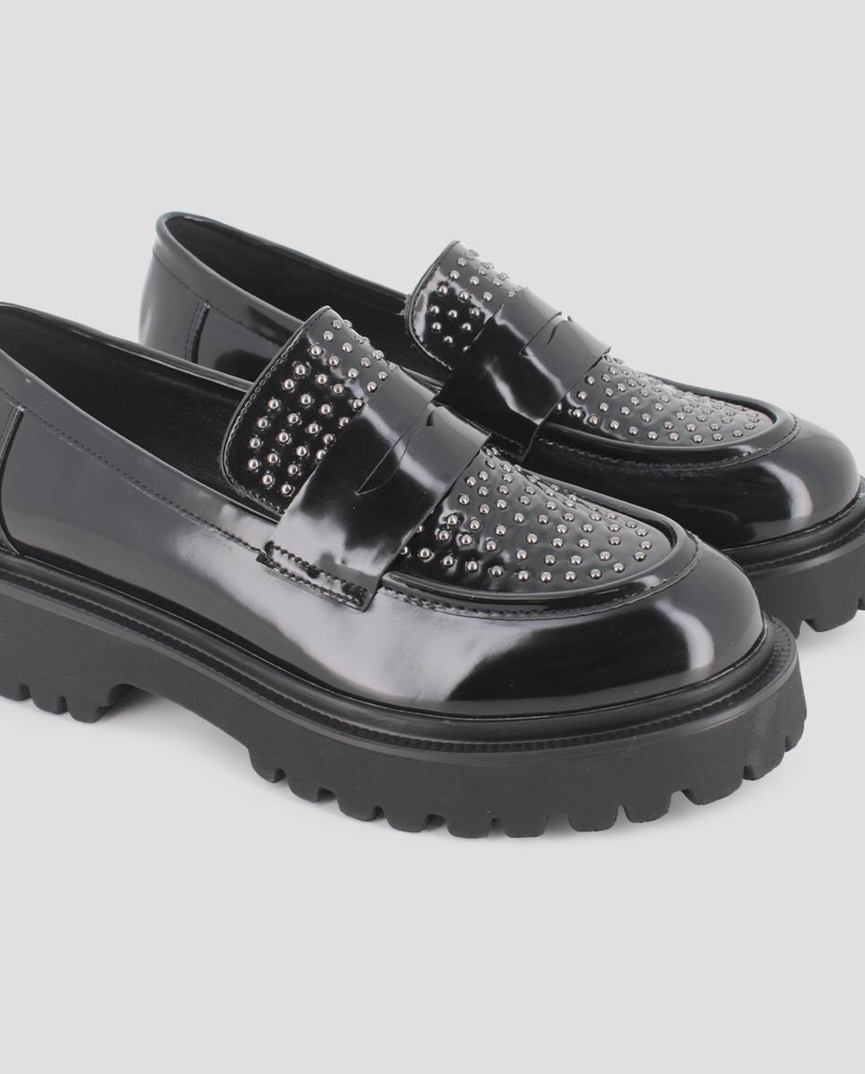 Mocassins Brilhantes com Tachas na Parte Superior Preto-4