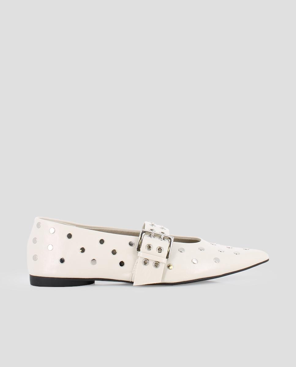 Imagem 0 de Sabrinas com Tachas e Biqueira Pontiaguda