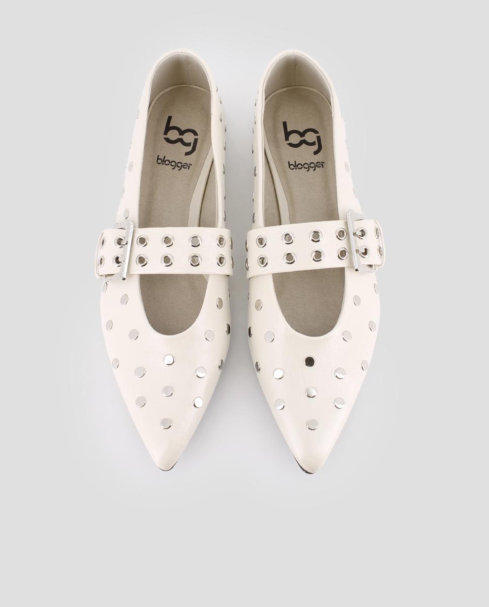 Sabrinas com Tachas e Biqueira Pontiaguda Bege-5