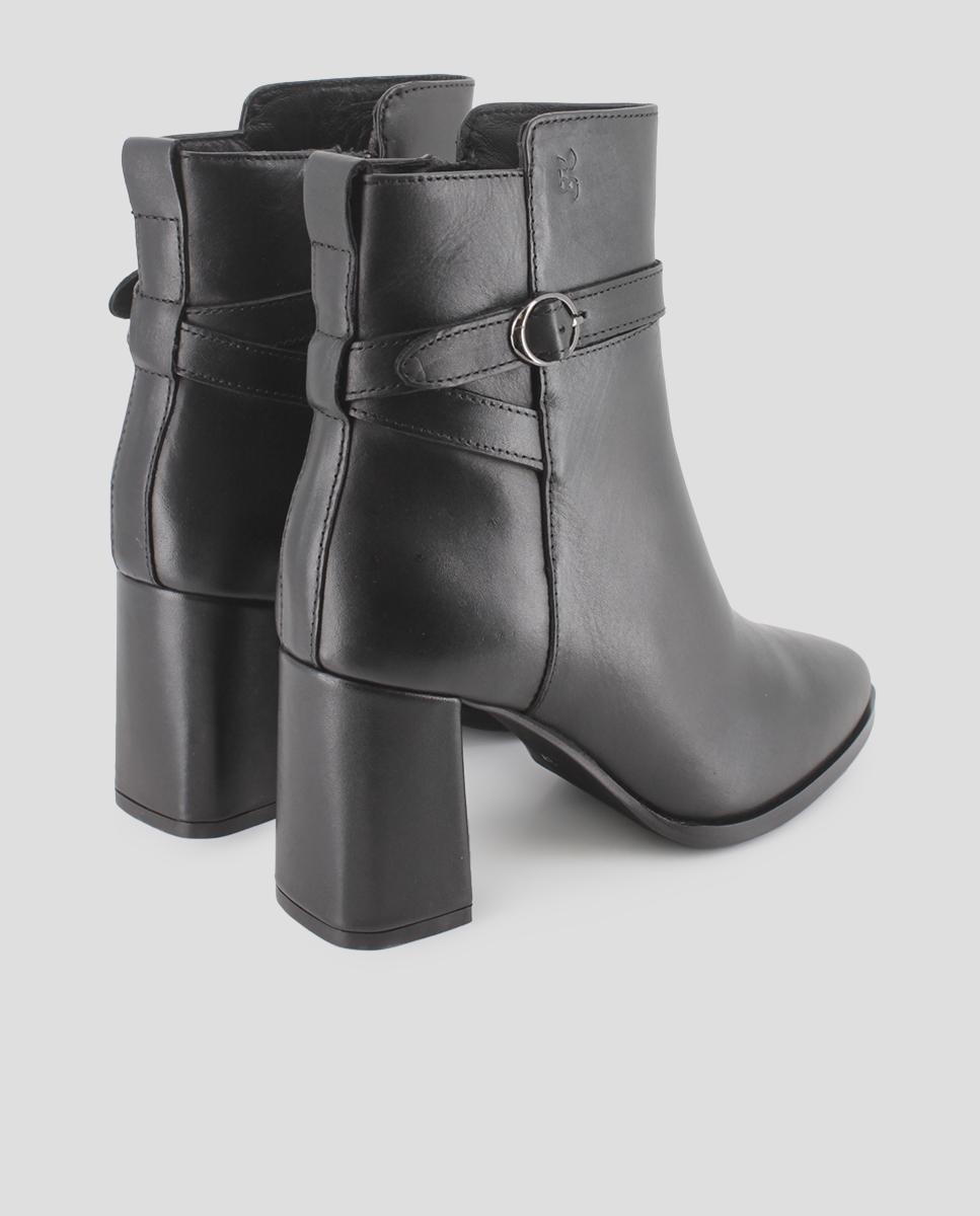 Botins Clássicos em Pele com Salto Alto Preto-3