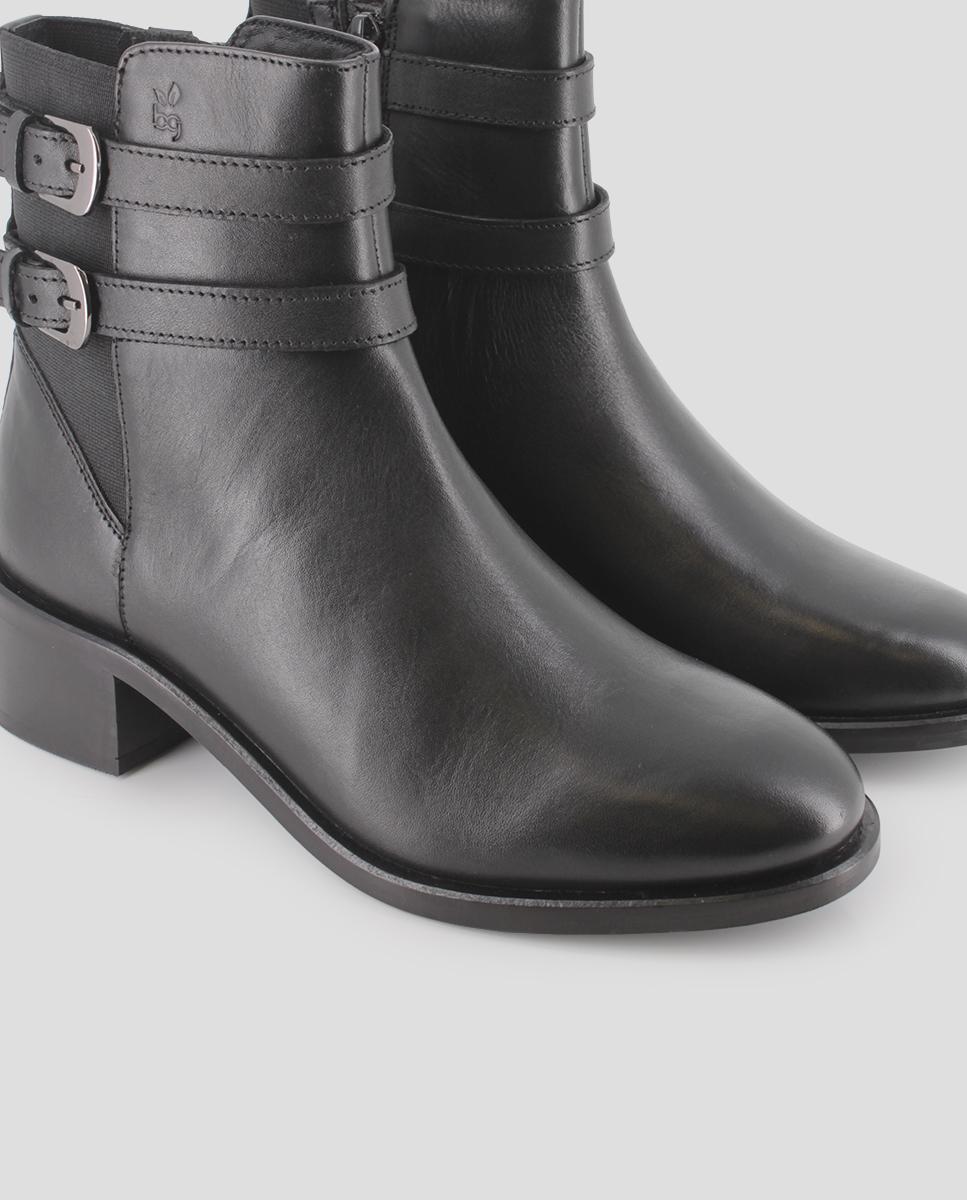 Botins de Salto Baixo com Detalhe de Fivelas Preto-4