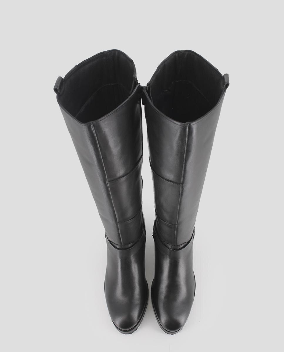 Botas de Cano Alto com Salto em Pele com Metal Preto-5