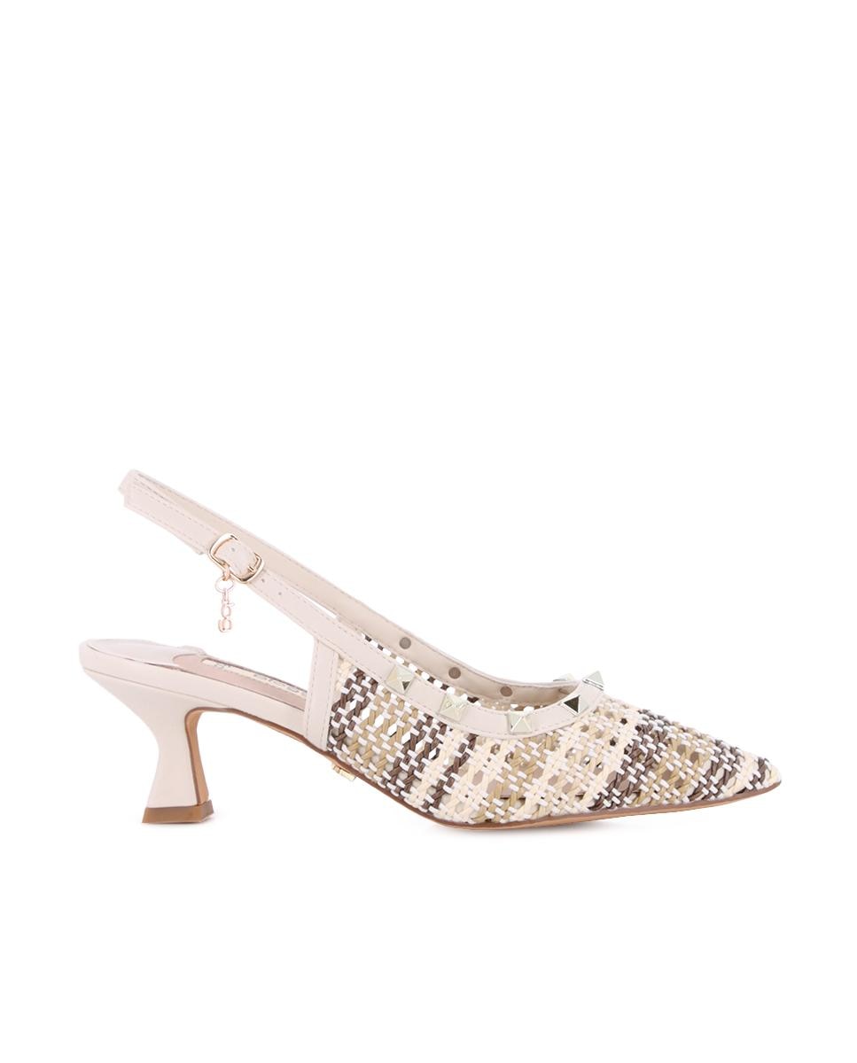 Imagem 0 de Sapatos de Salto com o Calcanhar Aberto e Detalhe de Tachas