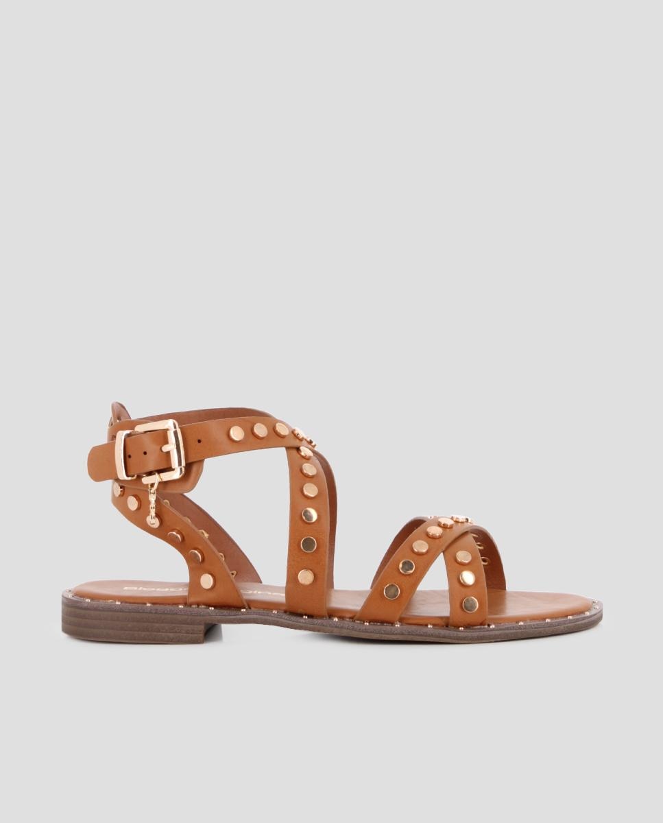 Imagem 0 de Sandálias Rasas com Design Assimétrico e Tachas