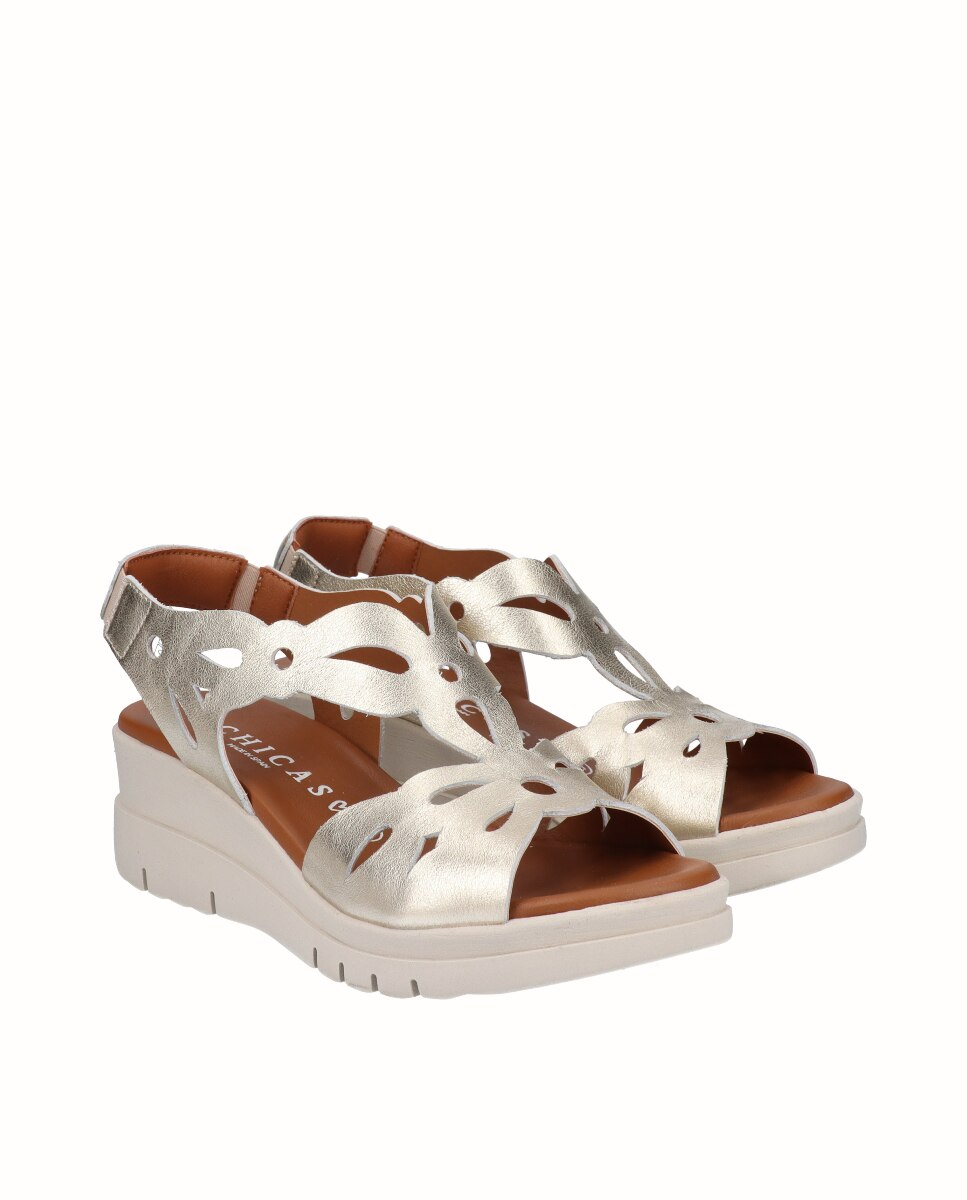 Sandálias de Cunha em Pele Ouro-2