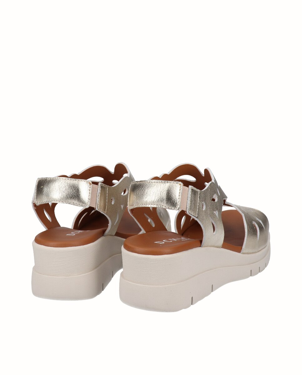 Sandálias de Cunha em Pele Ouro-3