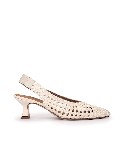 Imagem 0 de Sapatos de Salto com o Calcanhar Aberto de Pele Entrançada em Branco