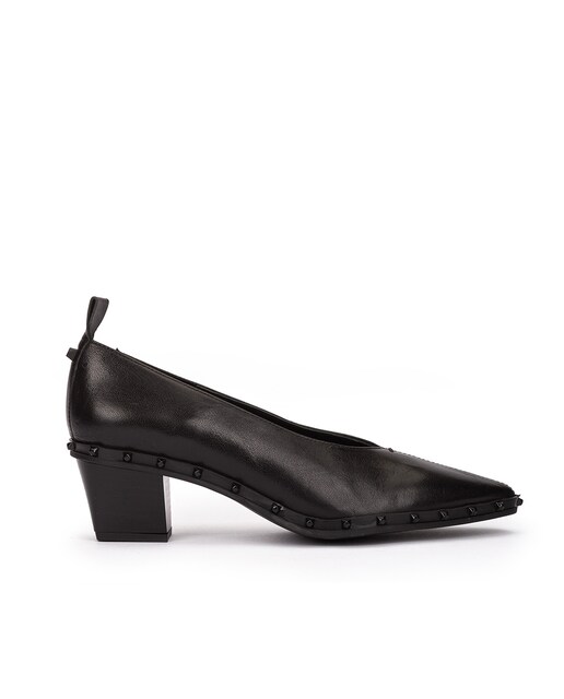 Imagem 0 de Sapatos de Salto com Tachas