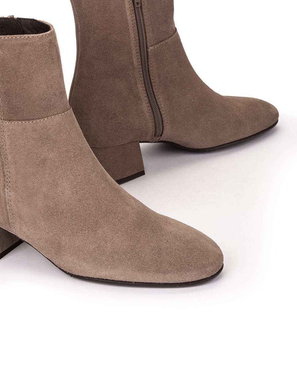 Botins de Salto Baixo com Fecho Zip Castanho-claro-4