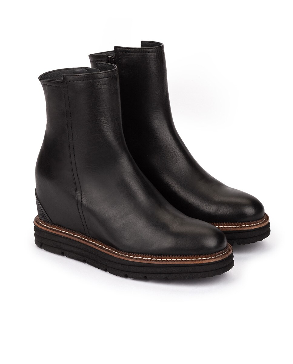 Botins com Plataforma e Cunha Interior Preto-2