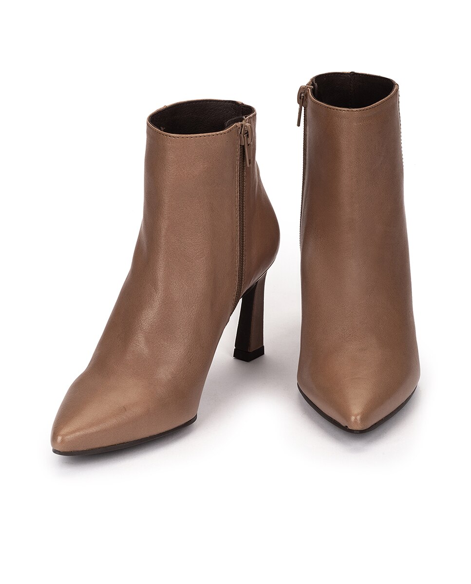 Botins de Salto em Pele Castanho-3
