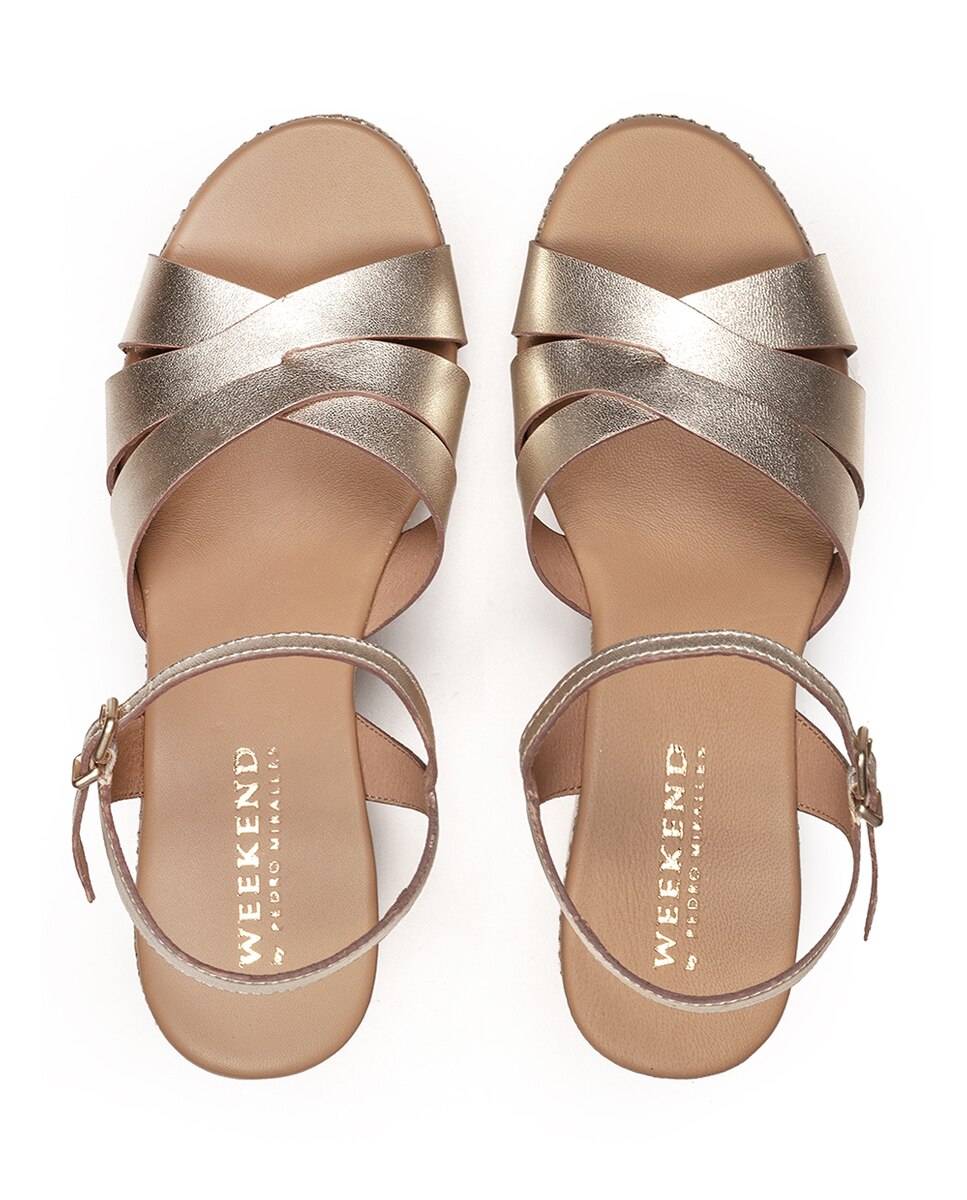 Sandálias de Plataforma com Piso de Brilhos Dourado-3