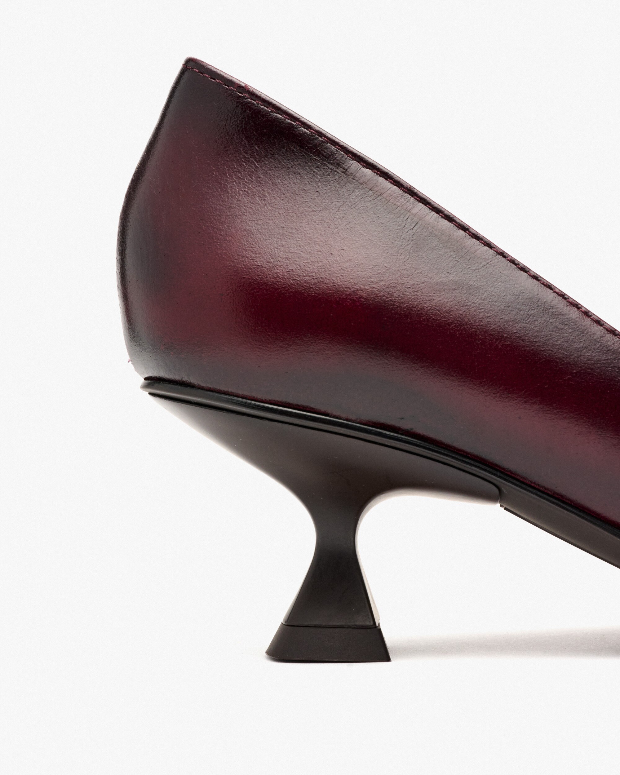 Sapatos de Salto de Biqueira Pontiaguda com Fivela Bordeaux-3