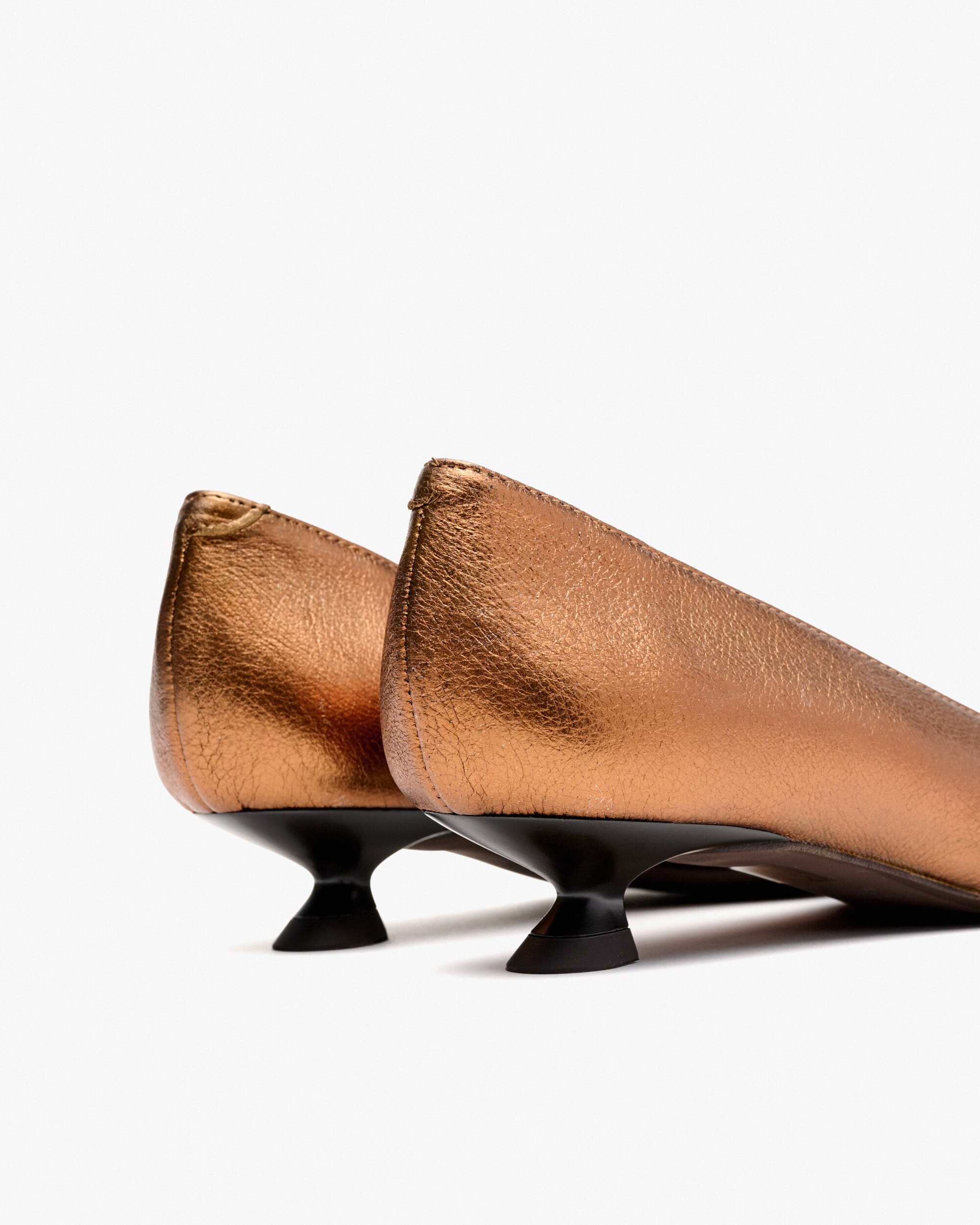 Sapatos de Salto com Tacão Baixo e Biqueira Fina Dourado-3