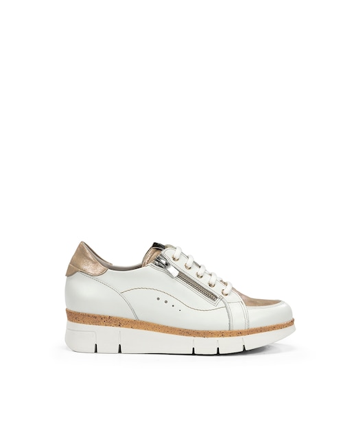 Imagem 0 de Sapatos de Cordões Fabricados em Pele