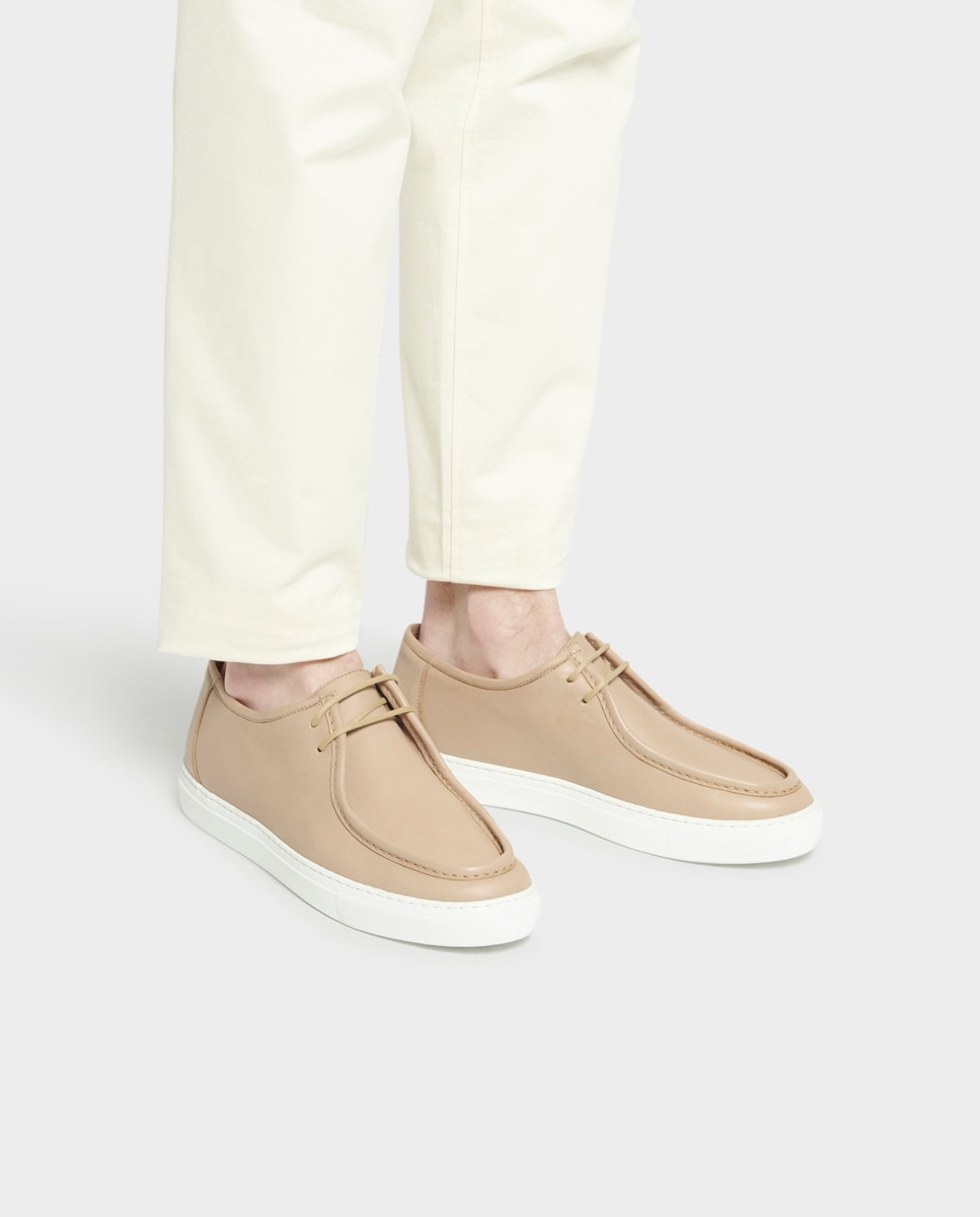 Sapatos Wallabee de Cordões em Pele Bege-2