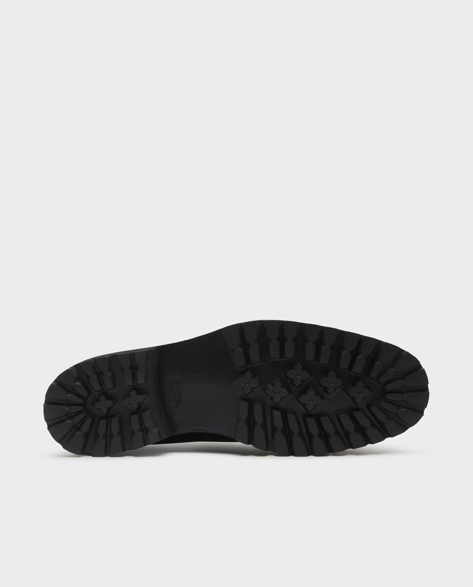 Botins Wallabee de Pele com Sola Track Preto-4
