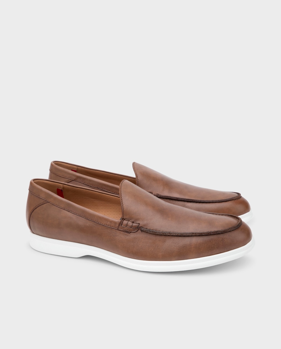 Mocassins Venezianos de Pele e Sola de Borracha Castanho-2