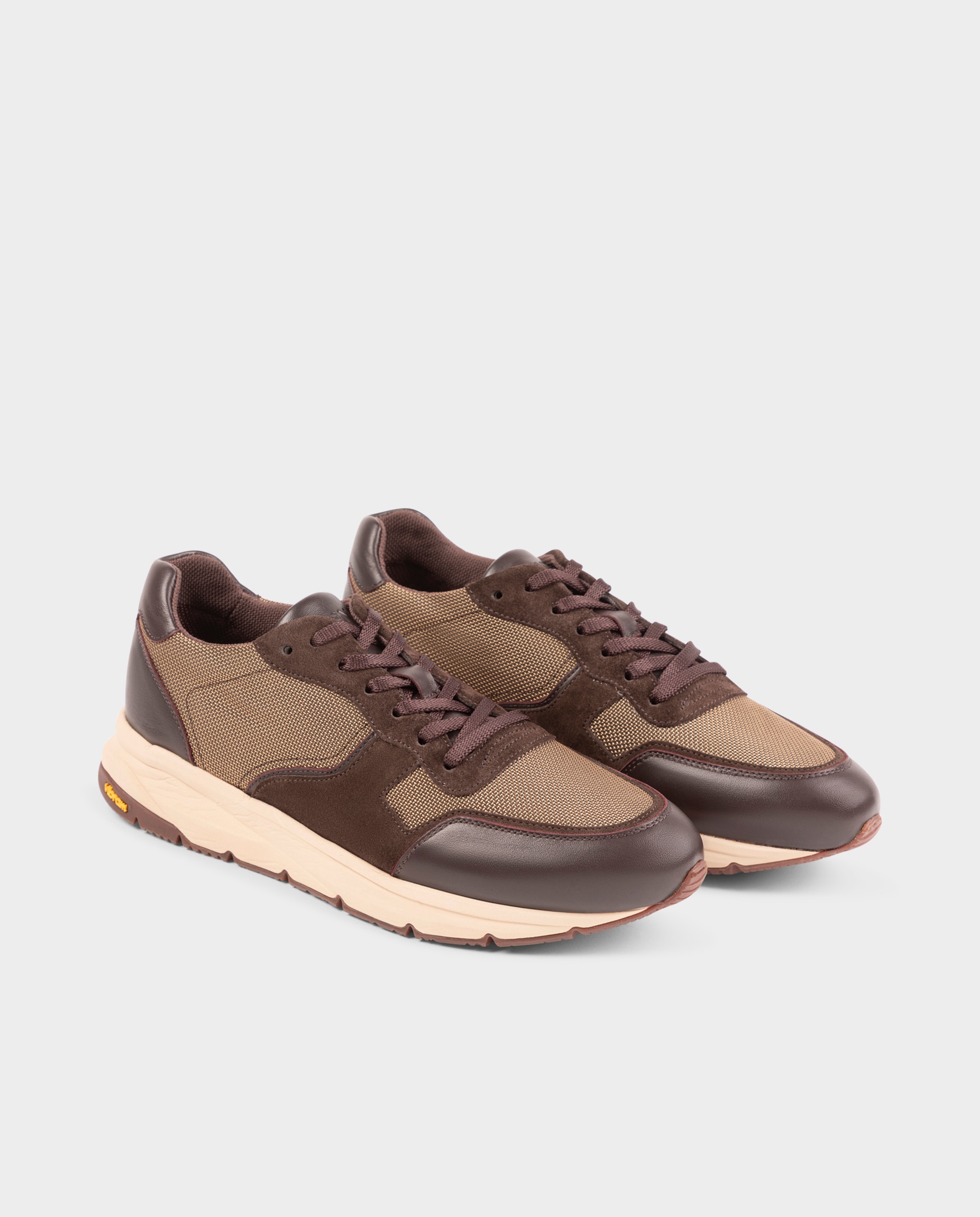 Sapatilhas em Pele e Têxtil com Sola Vibram Castanho-2