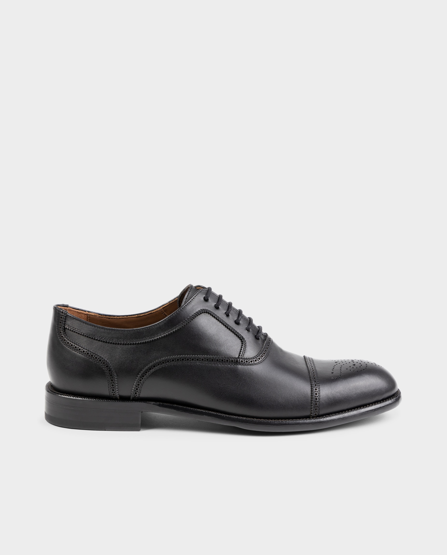 Imagem 0 de Sapatos Oxford de Pele Disponível em 2 Larguras