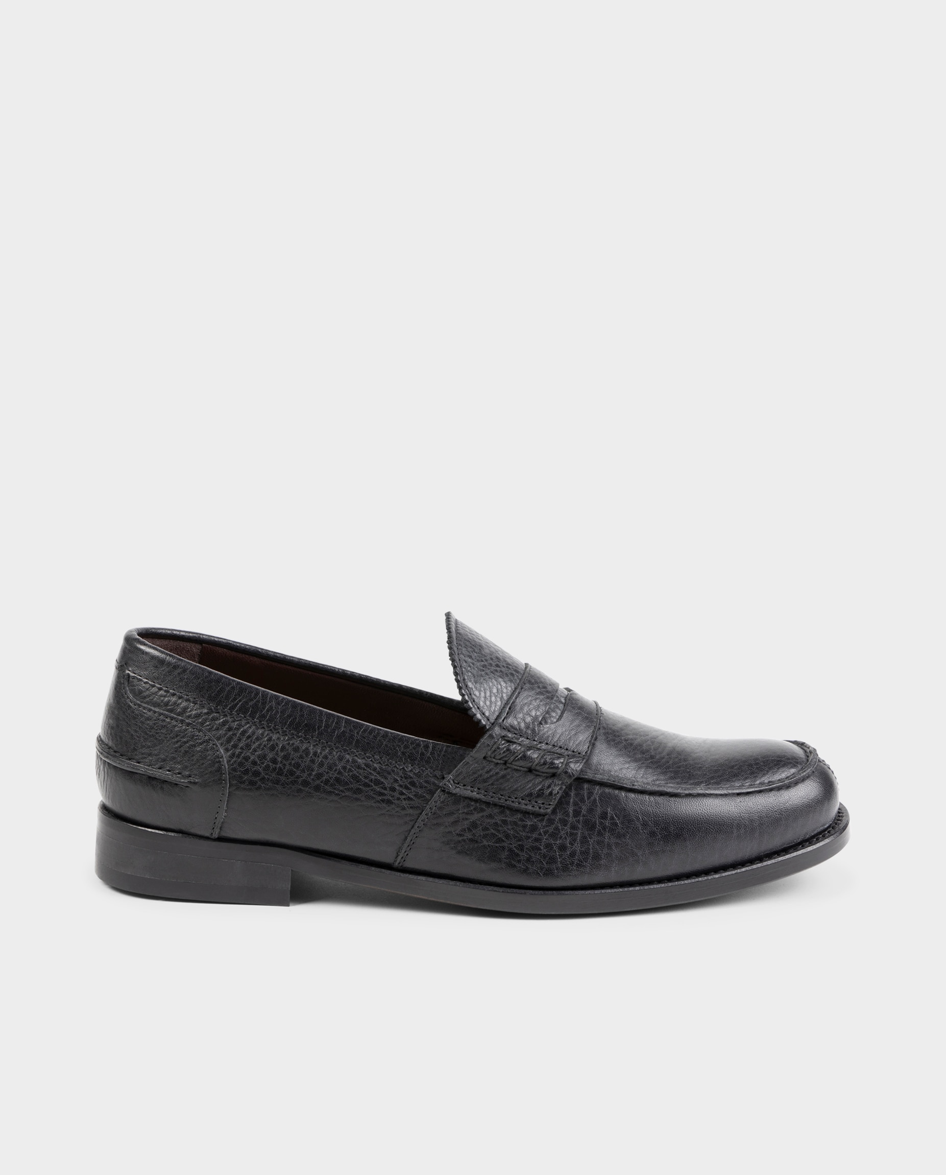 Imagem 0 de Mocassins de Pele com Travessão Largo Especial