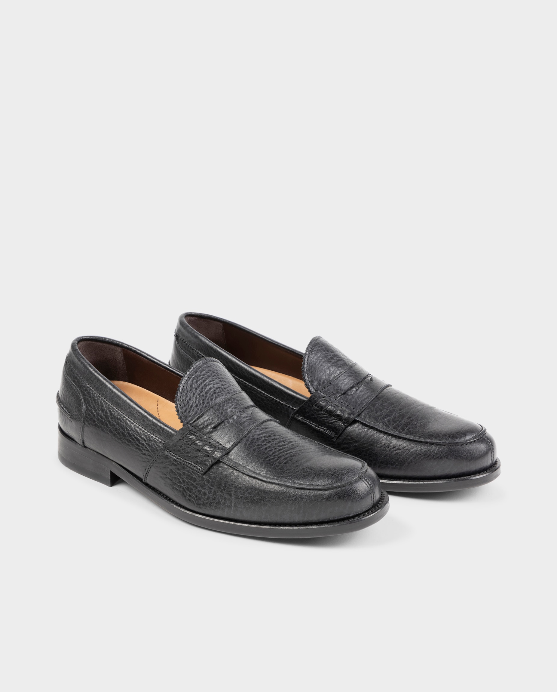 Mocassins de Pele com Travessão Largo Especial Preto-2