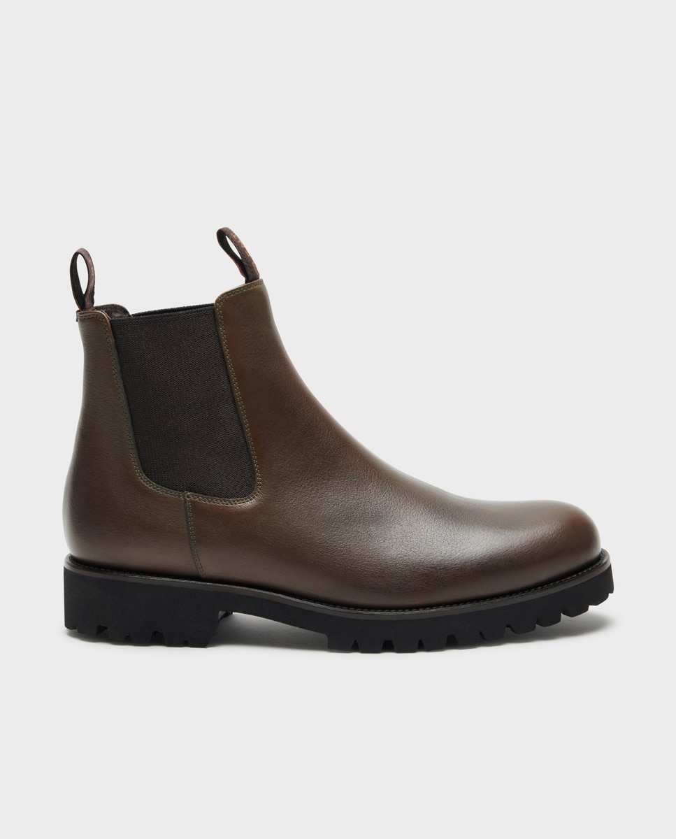 Imagem 0 de Botins Chelsea de Pele com Sola Track