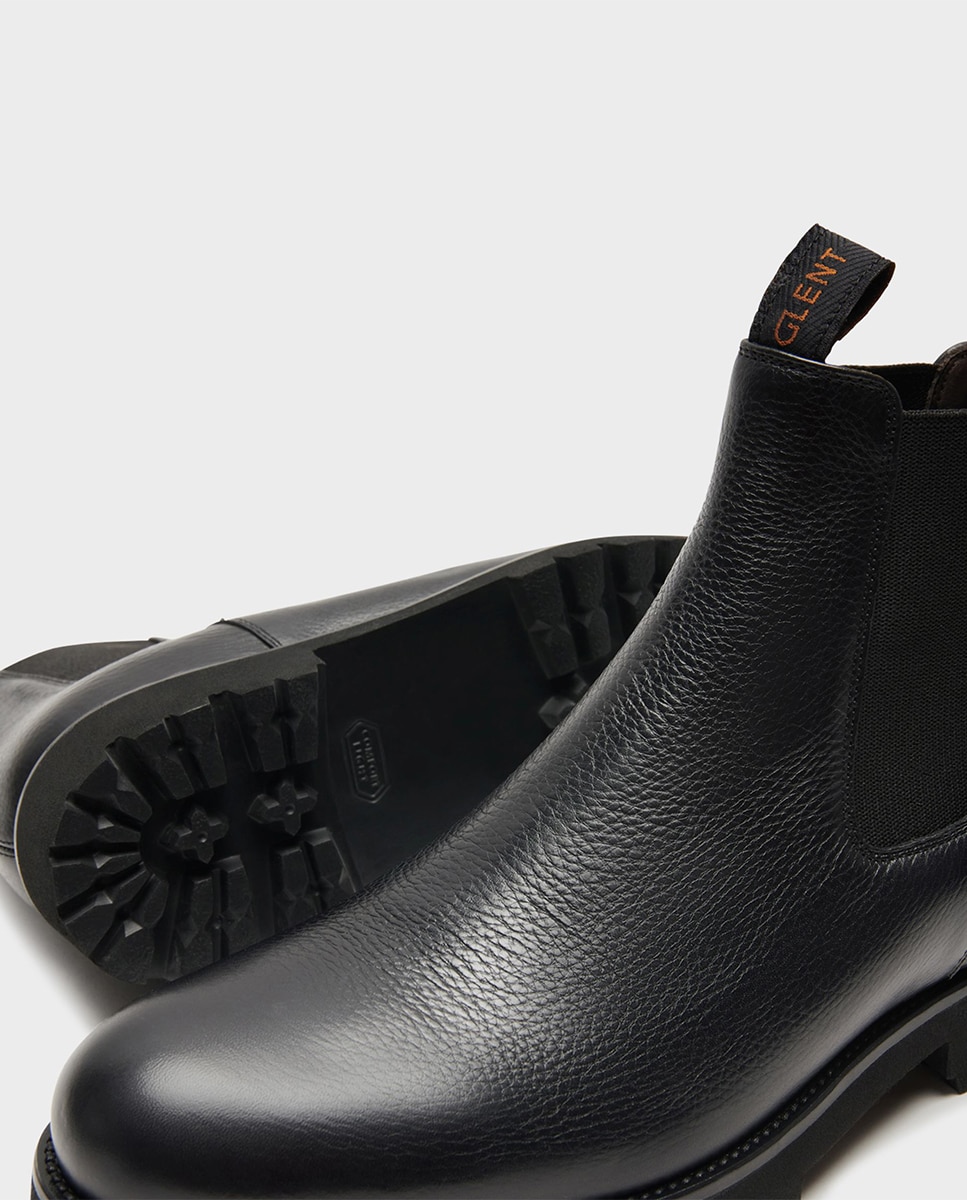 Botins Chelsea de Pele com Sola Track Largo Especial Preto-3