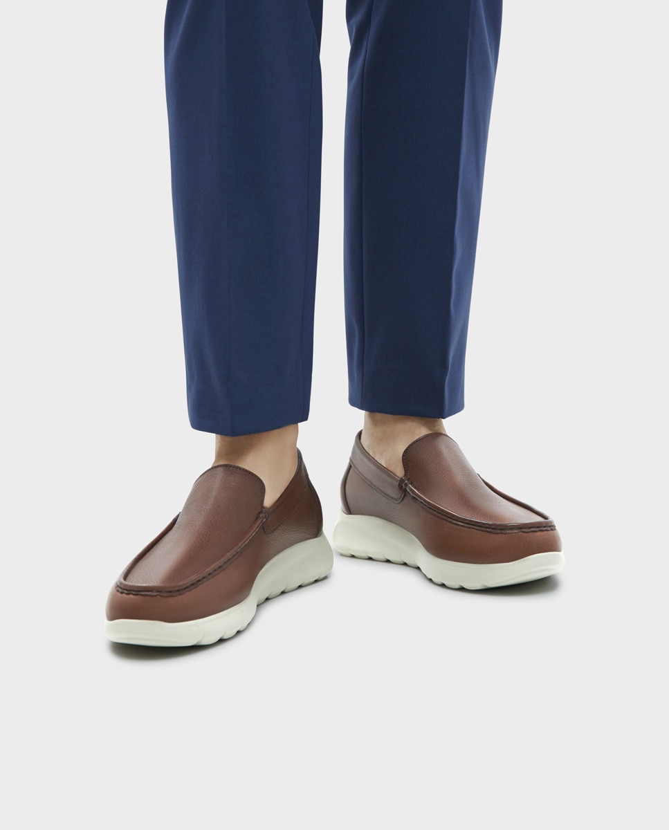 Mocassins de Pele e Sola com Amortecimento Extra Largura Especial Castanho-4