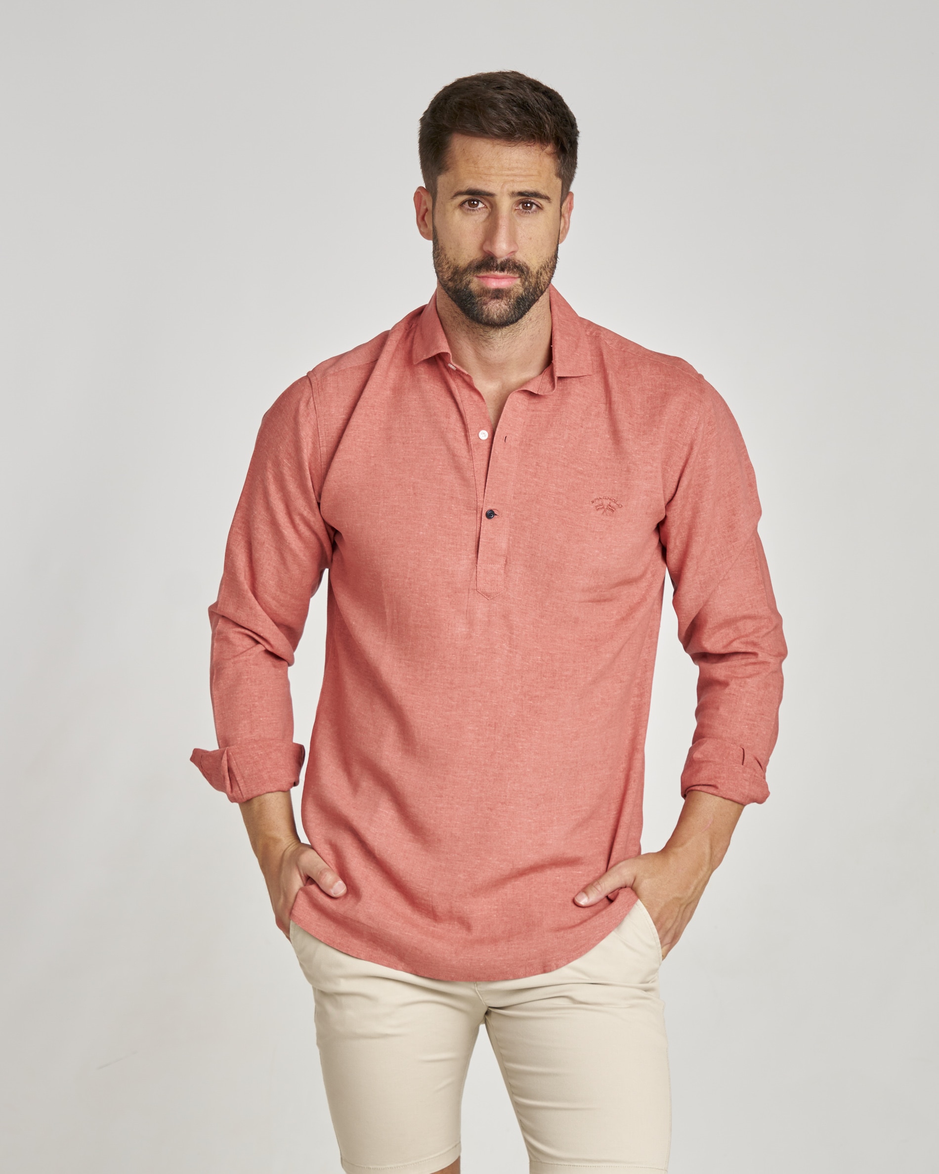 Imagem 0 de Camisa de Linho com Corte Regular Lisa em Laranja