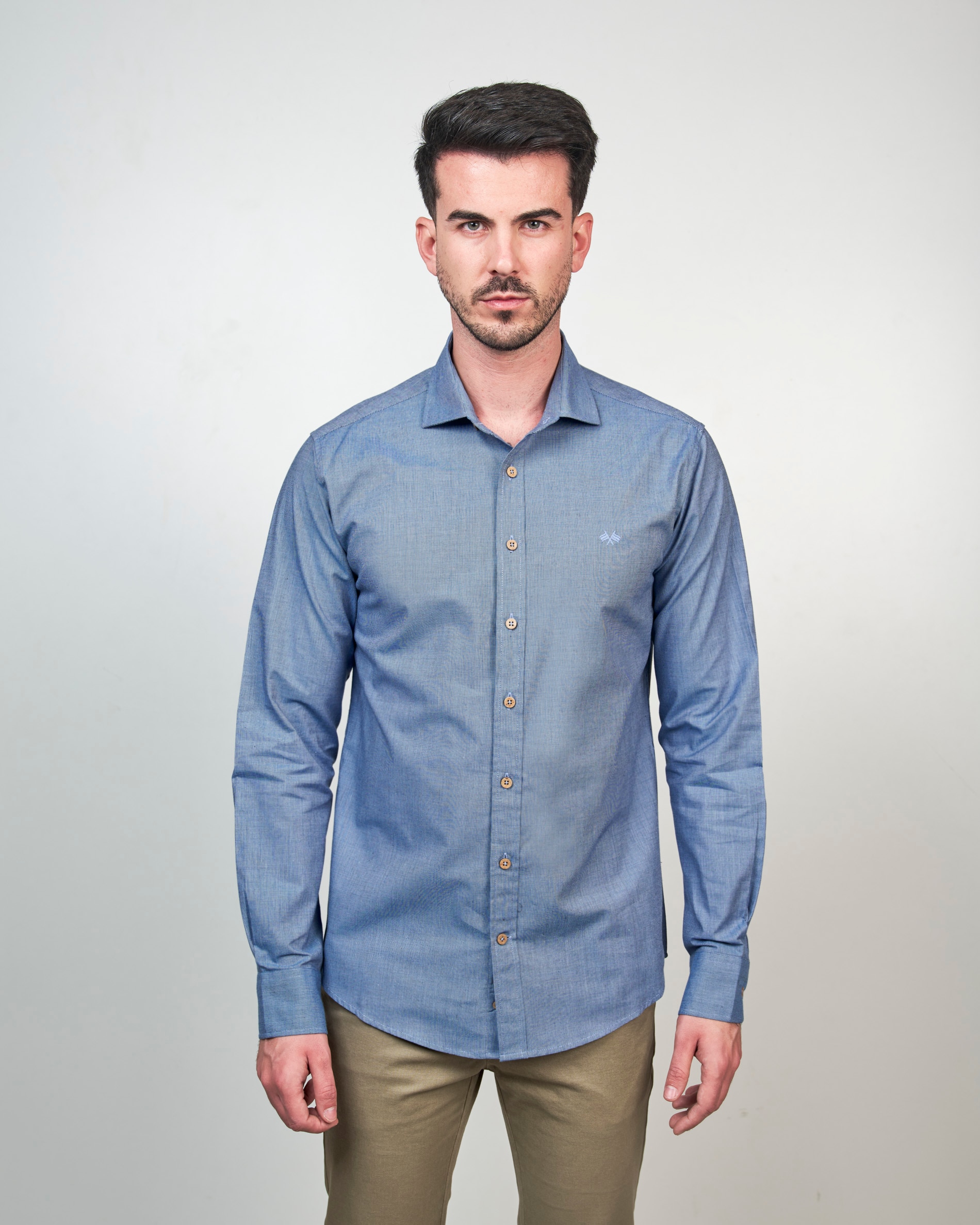 Imagem 0 de Camisa Oxford com Corte Regular Liso