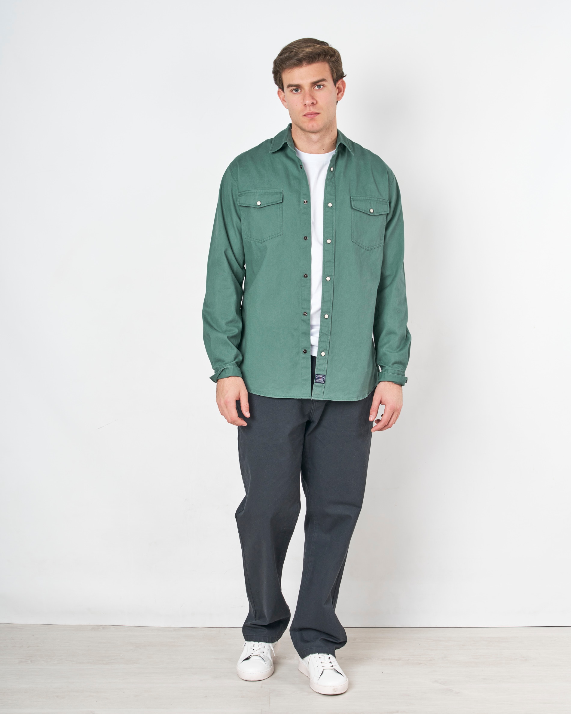 Camisa Gabardina com Corte Regular Verde-4