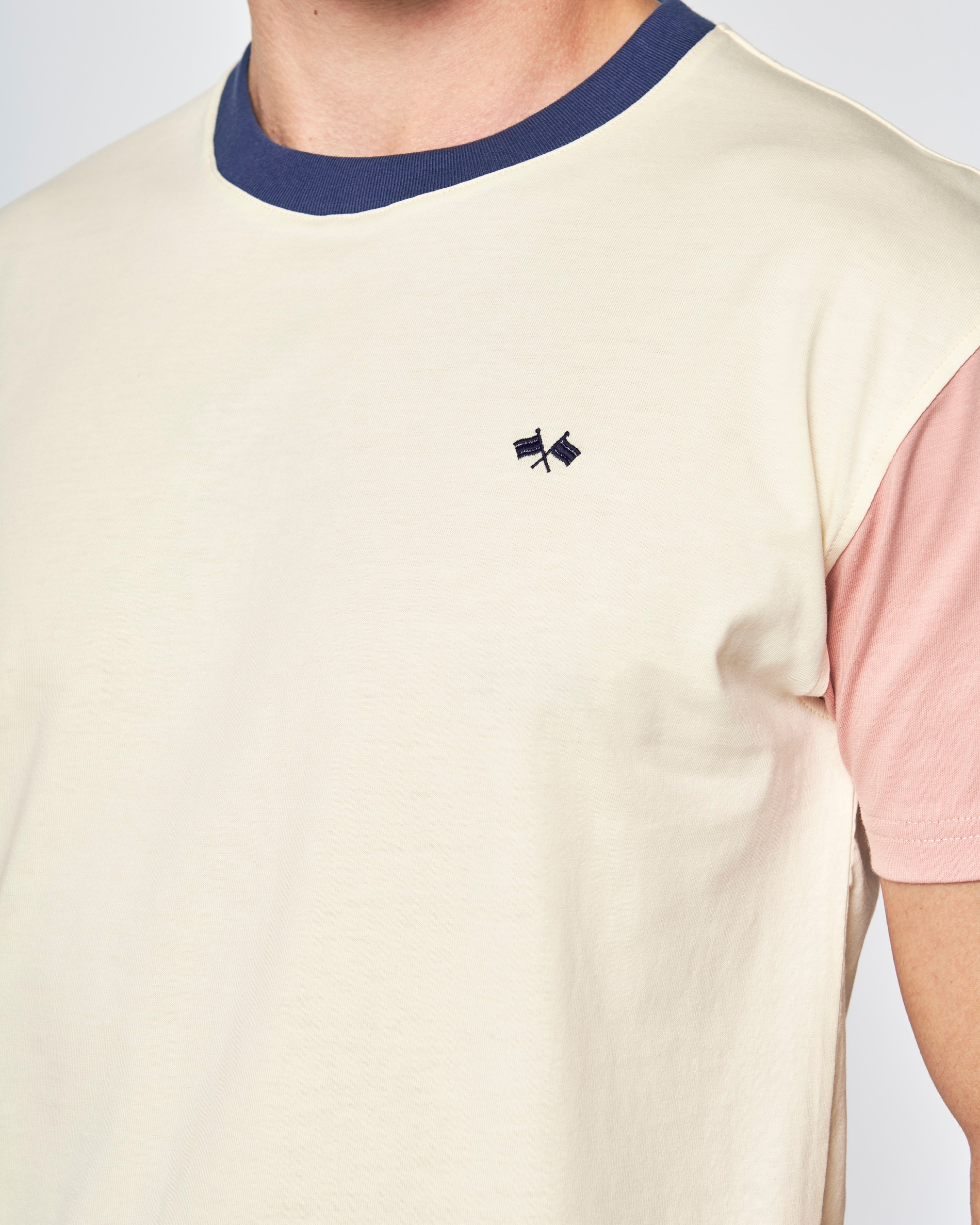 T-shirt Logo Banderas Amarelo-2