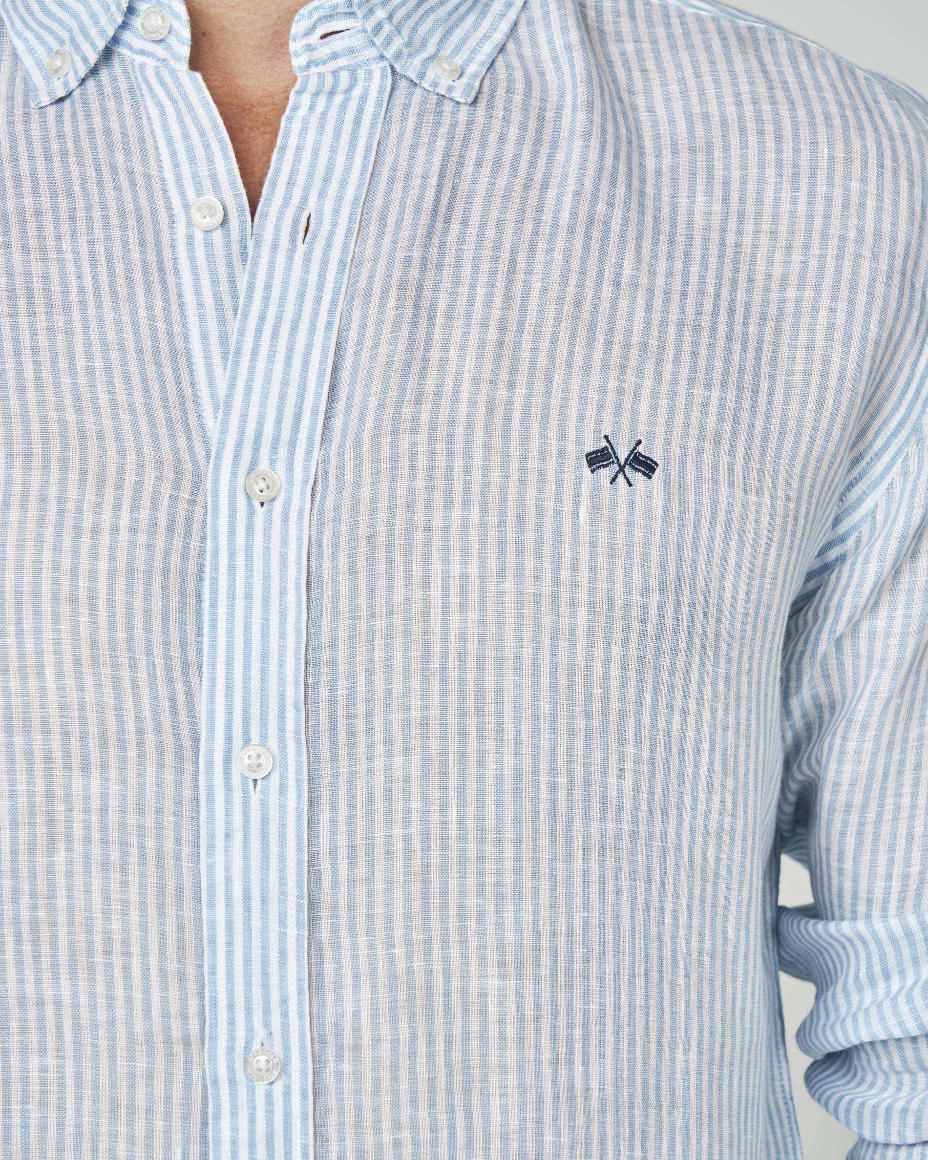Camisa em Linho Às Riscas Azul-claro-2
