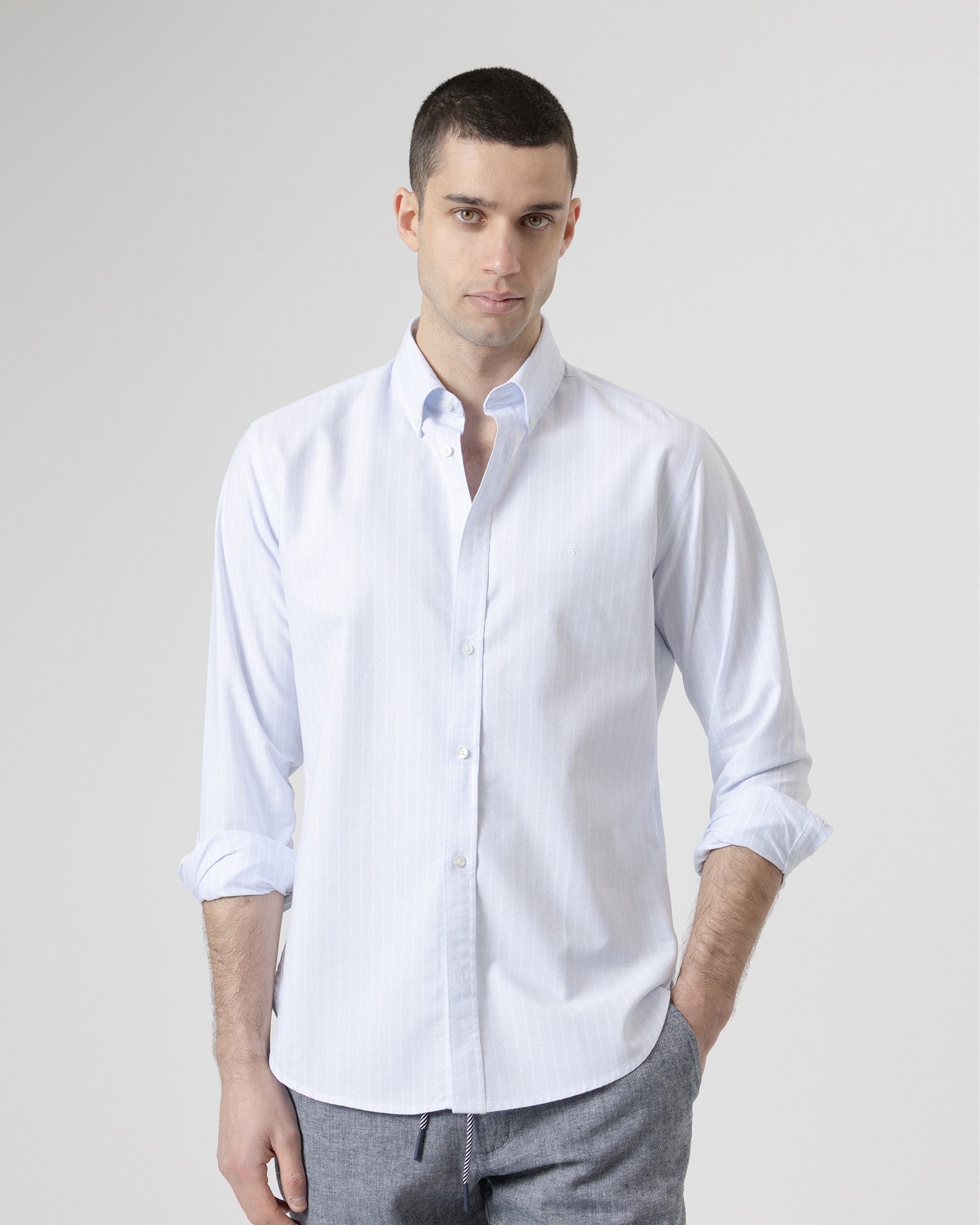 Imagem 0 de Camisa Às Riscas em Algodão Casual Slim Fit em Azul Celeste