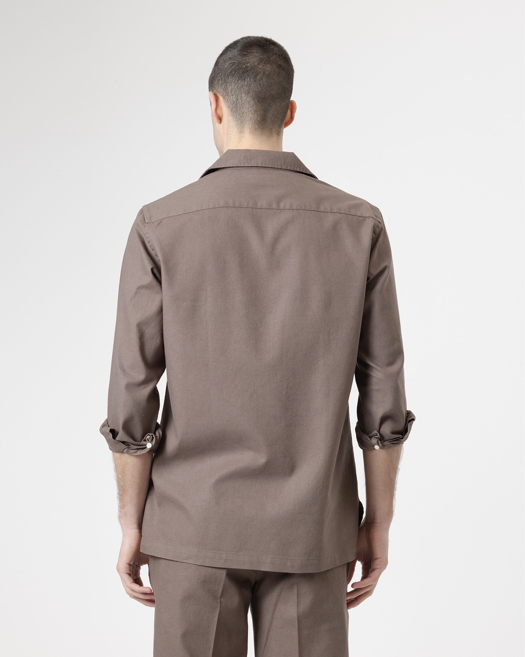 Camisa Set Bolsos Regular Fit em Castanho Castanho-chocolate-4