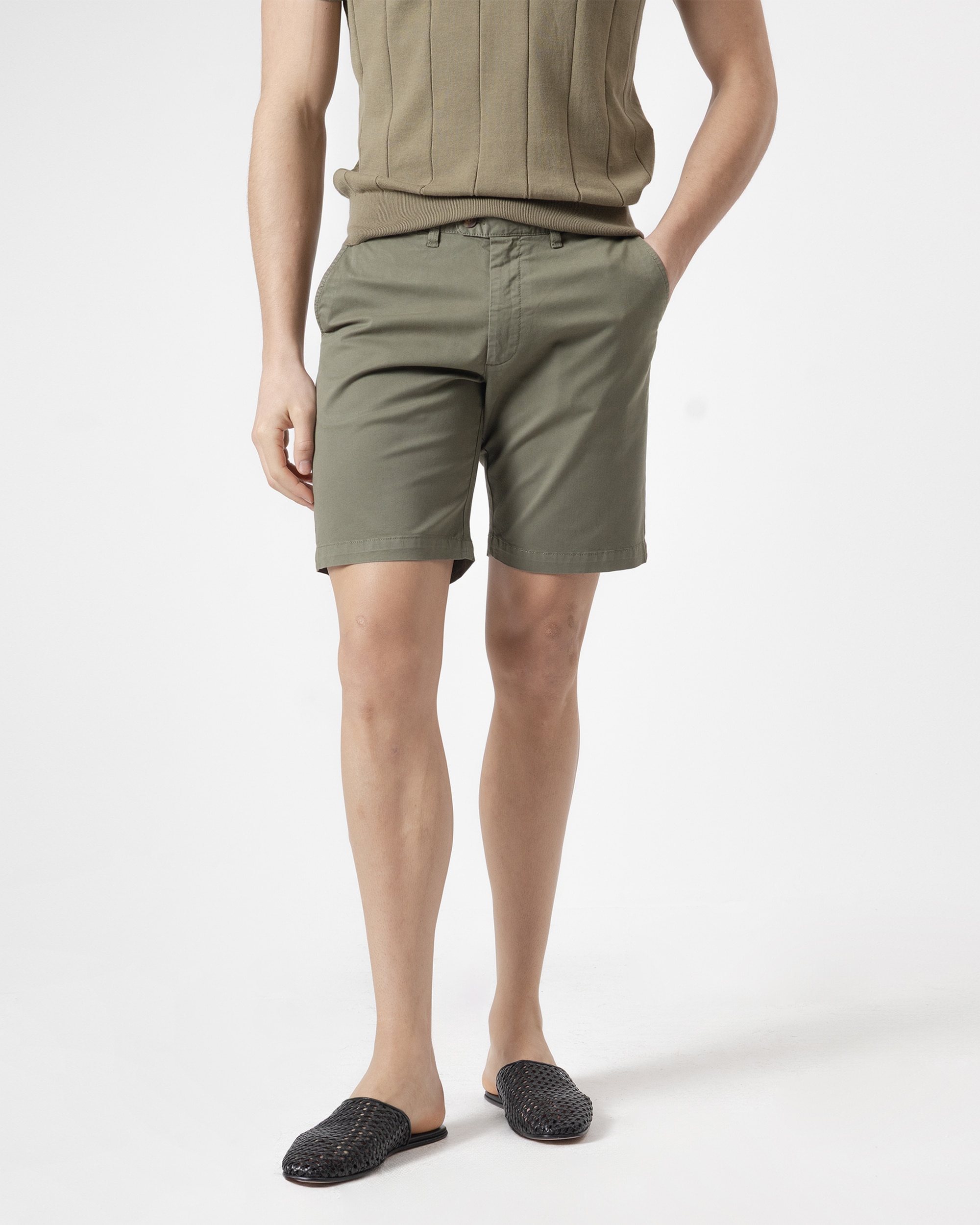 Bermuda Clássica Slim Fit Verde Azeitona-2