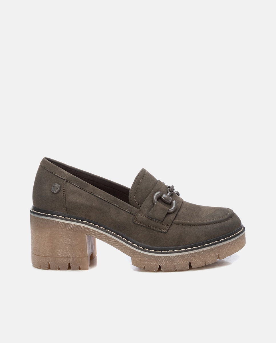 Imagem 0 de Mocassins com Fivela de Camurcina
