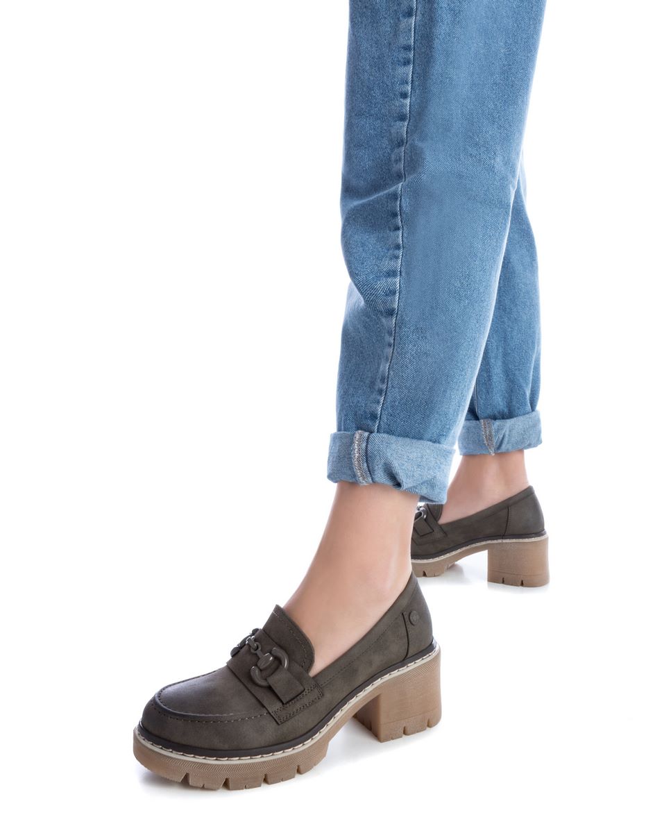 Mocassins com Fivela de Camurcina Caqui-2