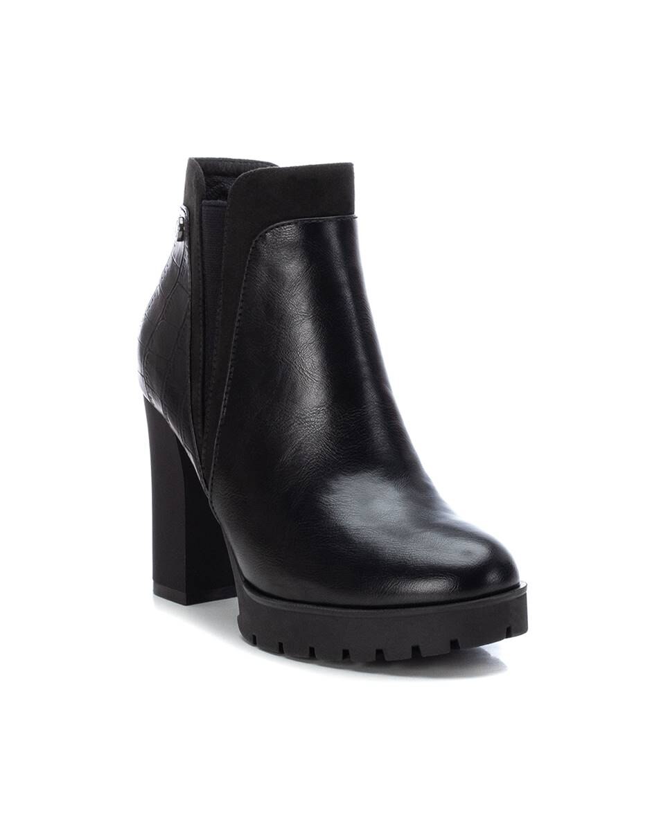 Botins com Fecho Zip e Sola de Borracha Preto-3