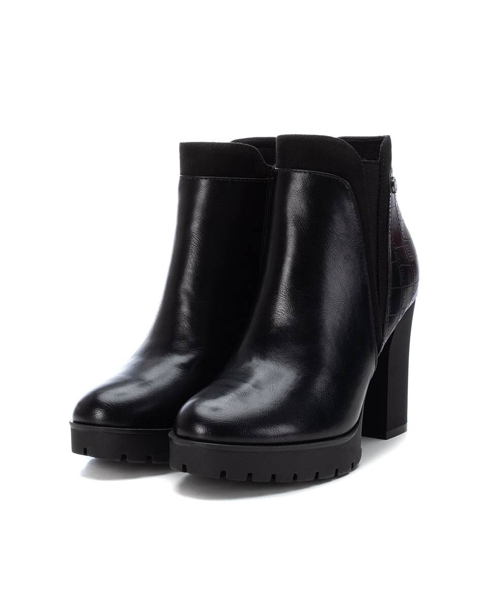 Botins com Fecho Zip e Sola de Borracha Preto-5