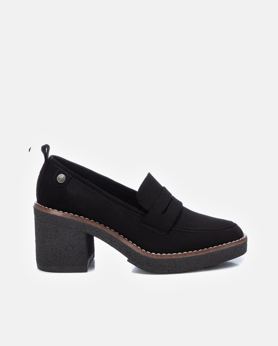 Imagem 0 de Mocassins com Tacão e Sola de Borracha