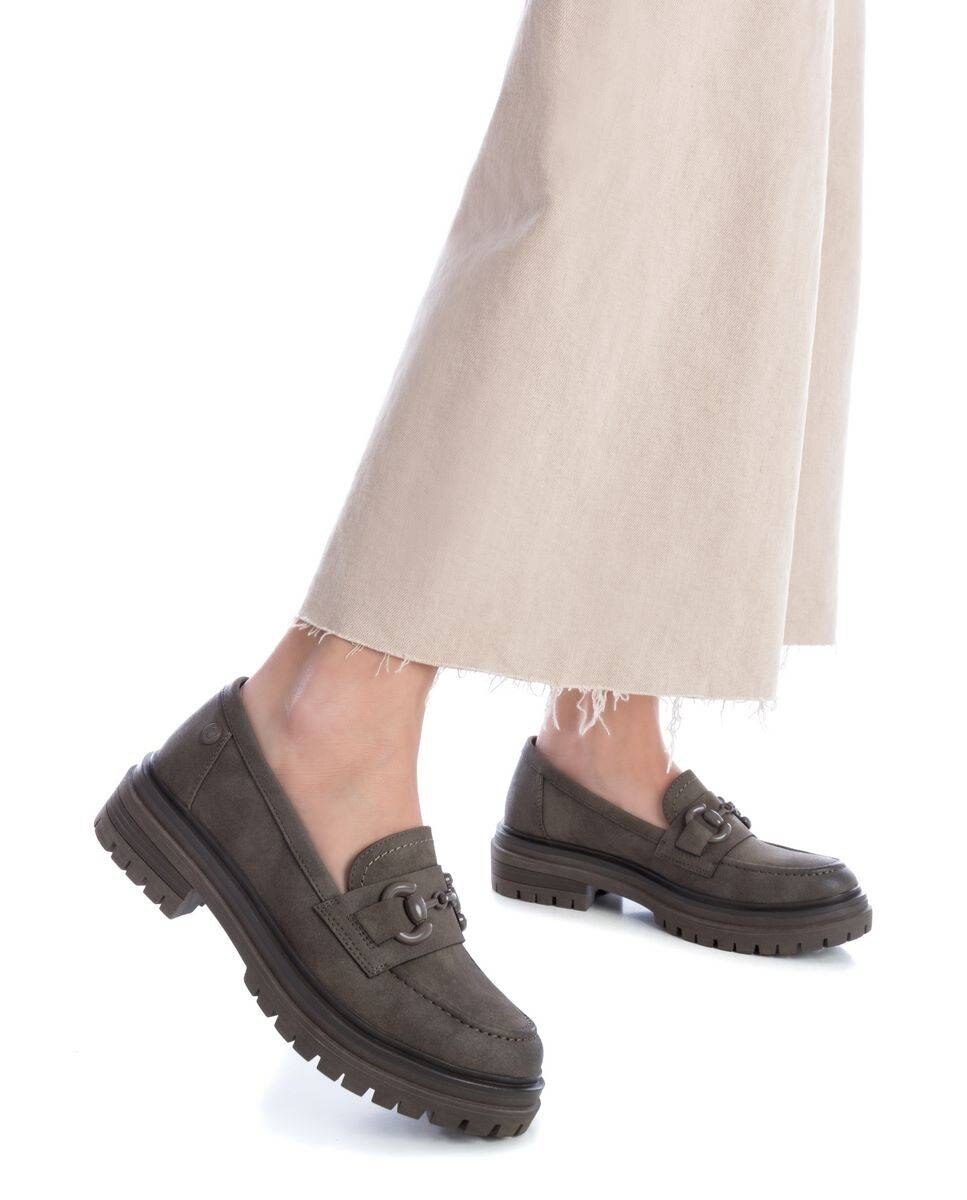 Mocassins Rasos com Sola de Borracha Caqui-2