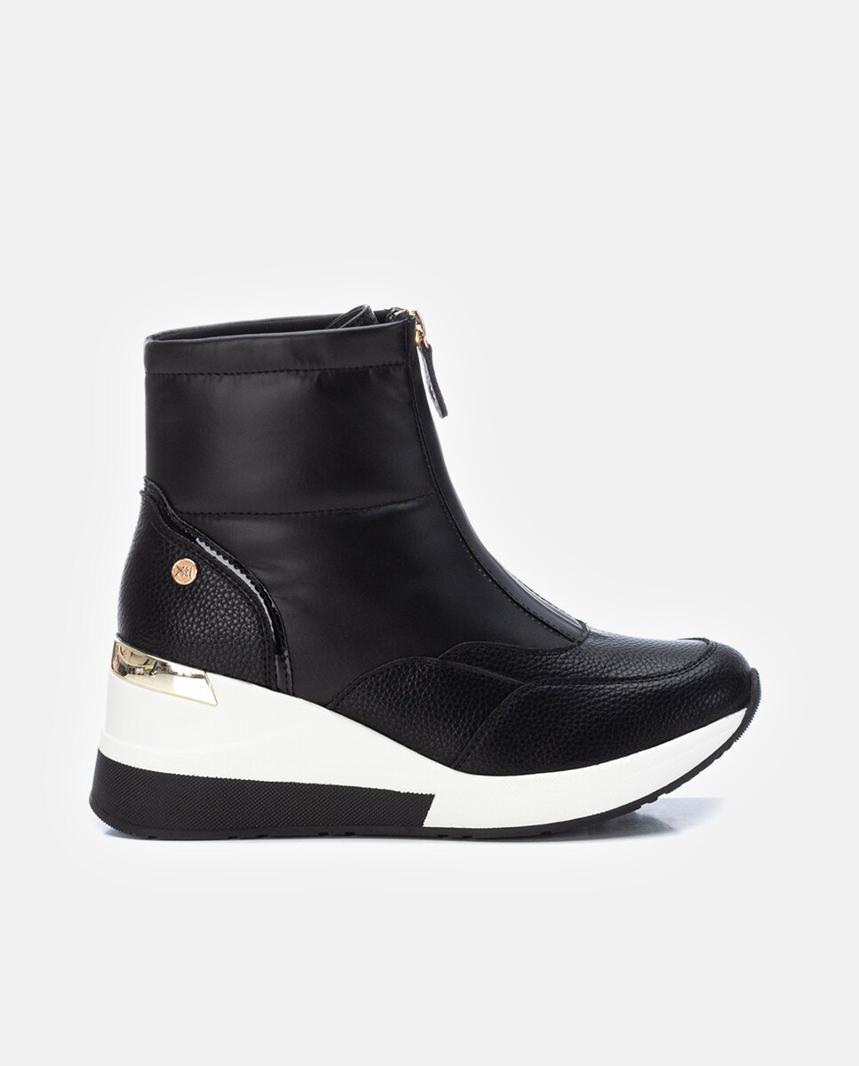 Botins Desportivos com Cunha e Fecho Zip Preto-1
