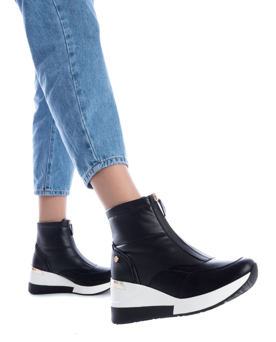 Botins Desportivos com Cunha e Fecho Zip Preto-2