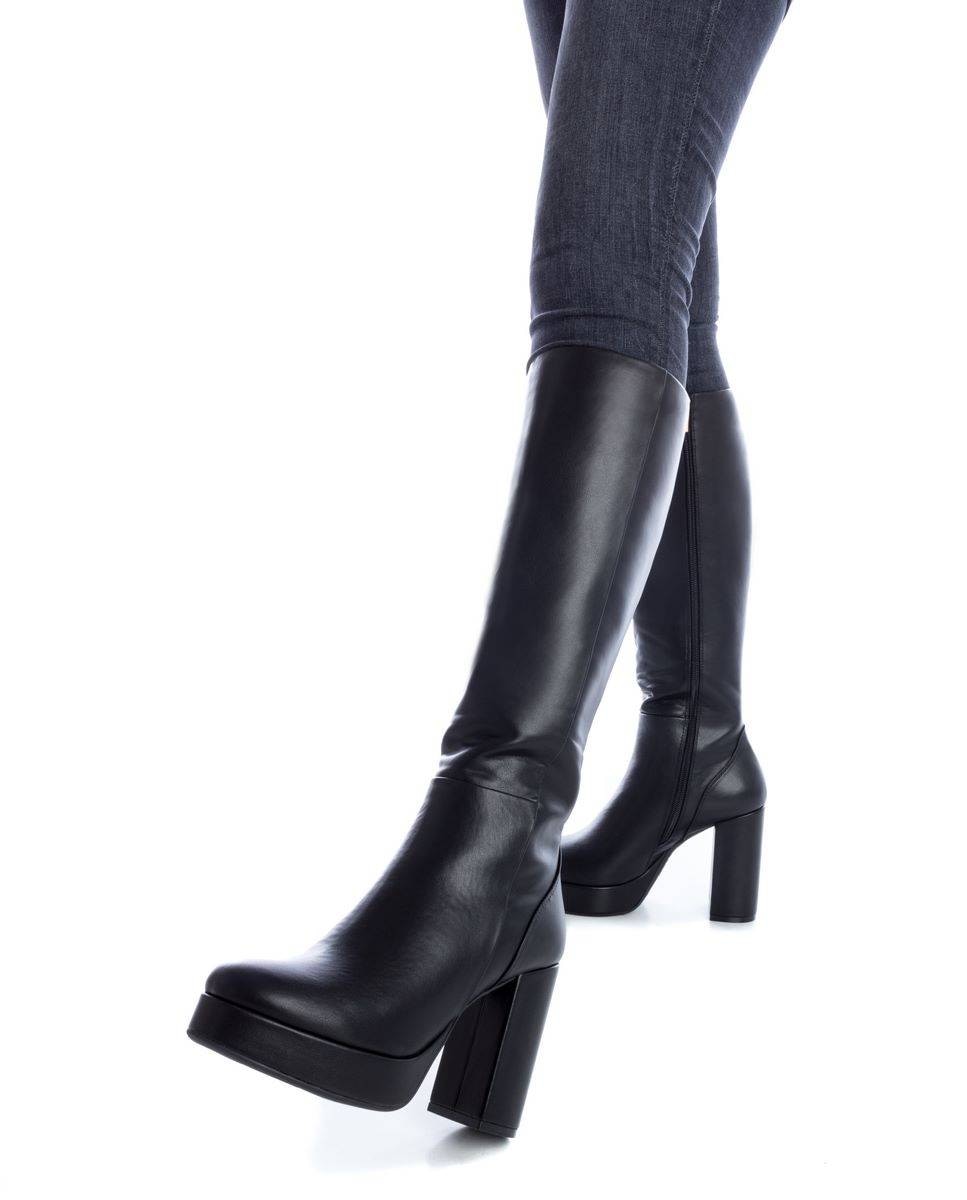 Bota com Salto Alto e Fecho Zip Preto-2