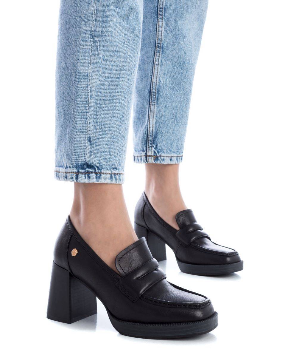 Mocassins com Plataforma de Pele Preto-2