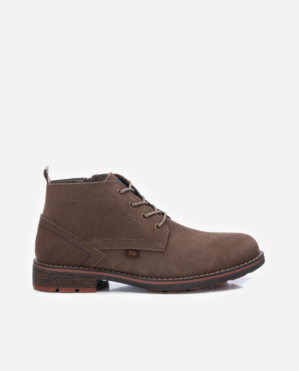 Imagem 0 de Botins de Pele com Atacadores