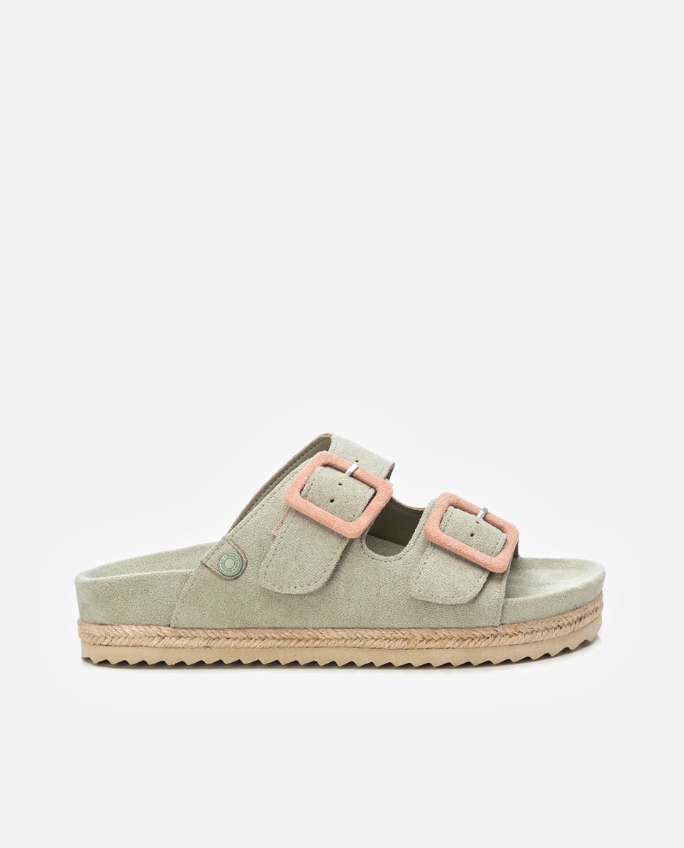 Imagem 0 de Sandálias Rasas com Fivelas