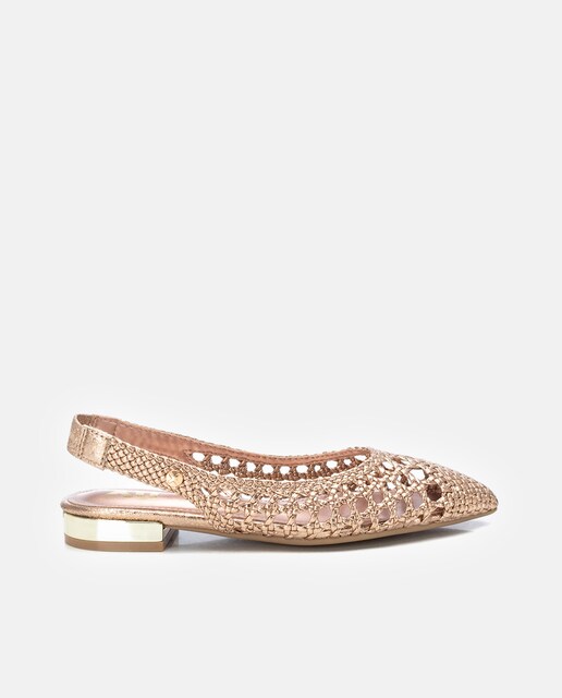 Imagem 0 de Sapatos Rasos com o Calcanhar Aberto e Sola de Borracha
